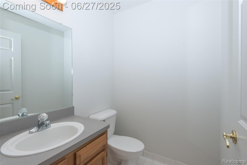 67 LARCHWOOD Drive, Troy, MI 48083 — Photo 12