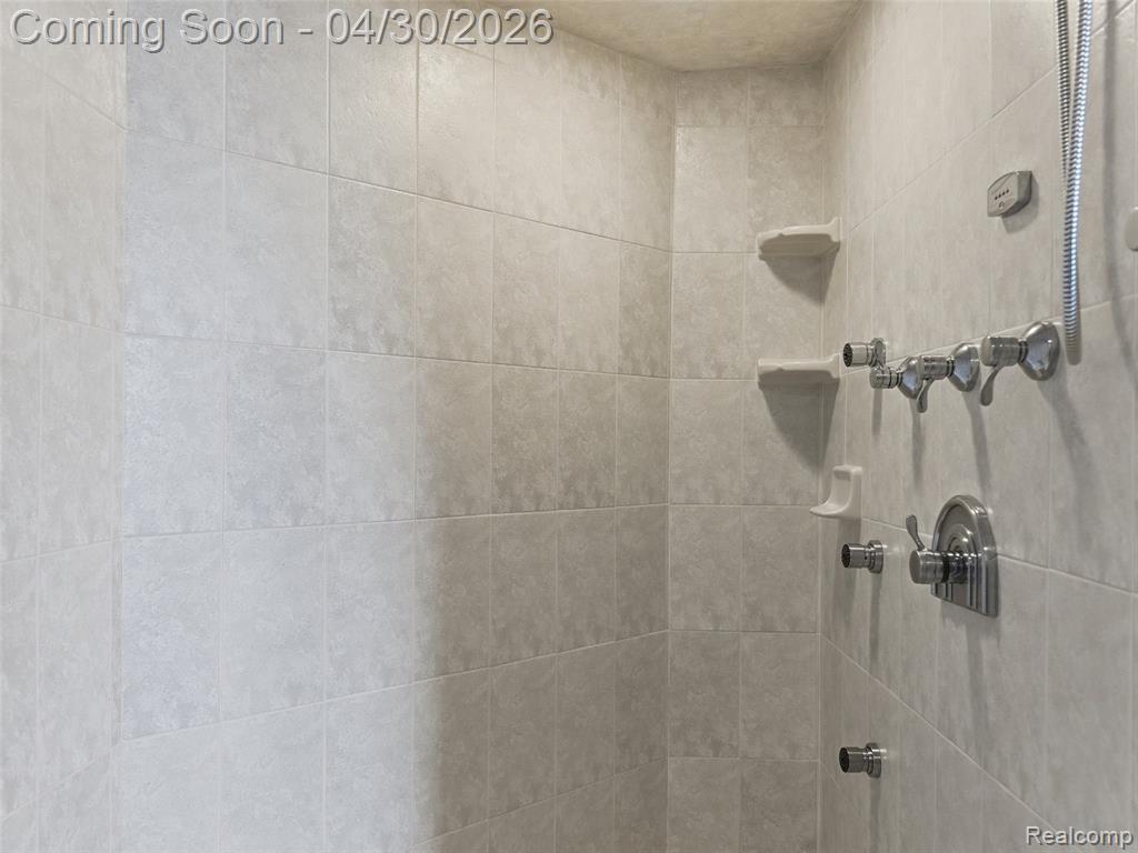 12210 Mantawauka Drive, Fenton, MI 48430 — Photo 37
