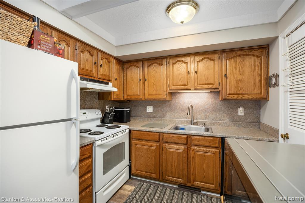 38718 Barnstable Lane, Clinton Twp, MI 48038 — Photo 8