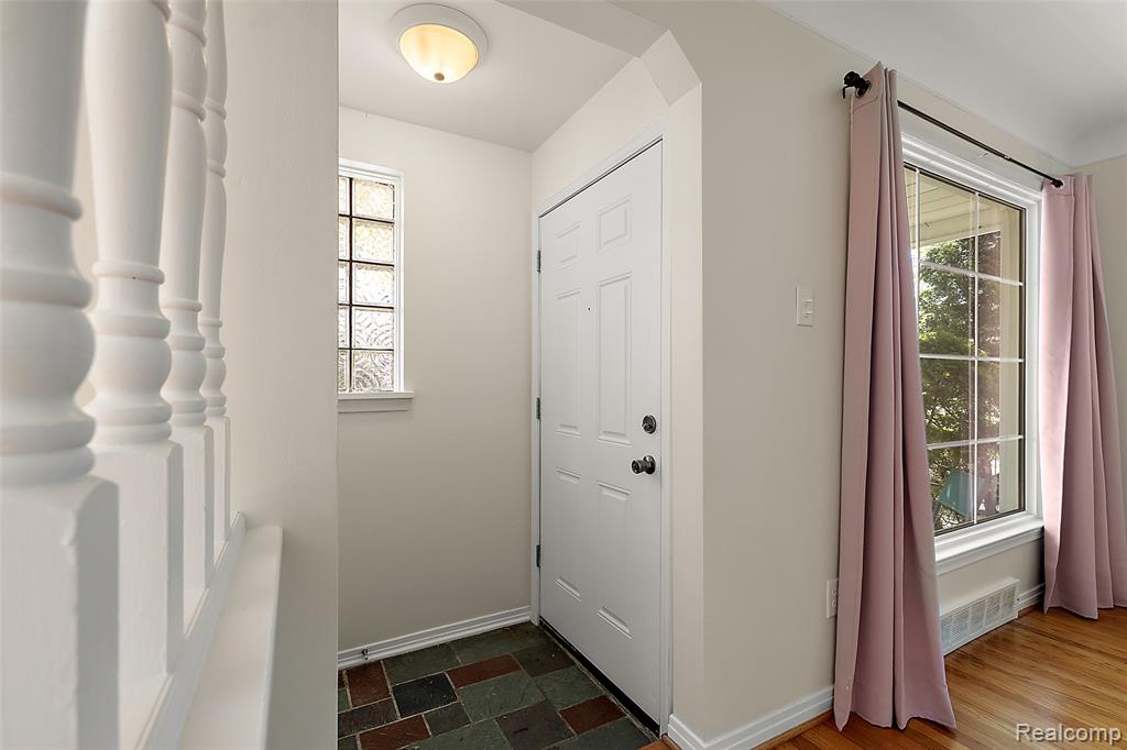 20879 Beaufait Street, Harper Woods, MI 48225 — Photo 4