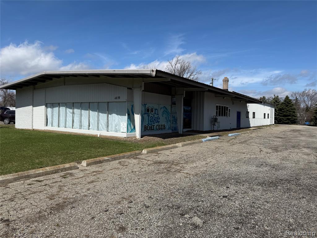 4030 Dixie Highway, Waterford, MI