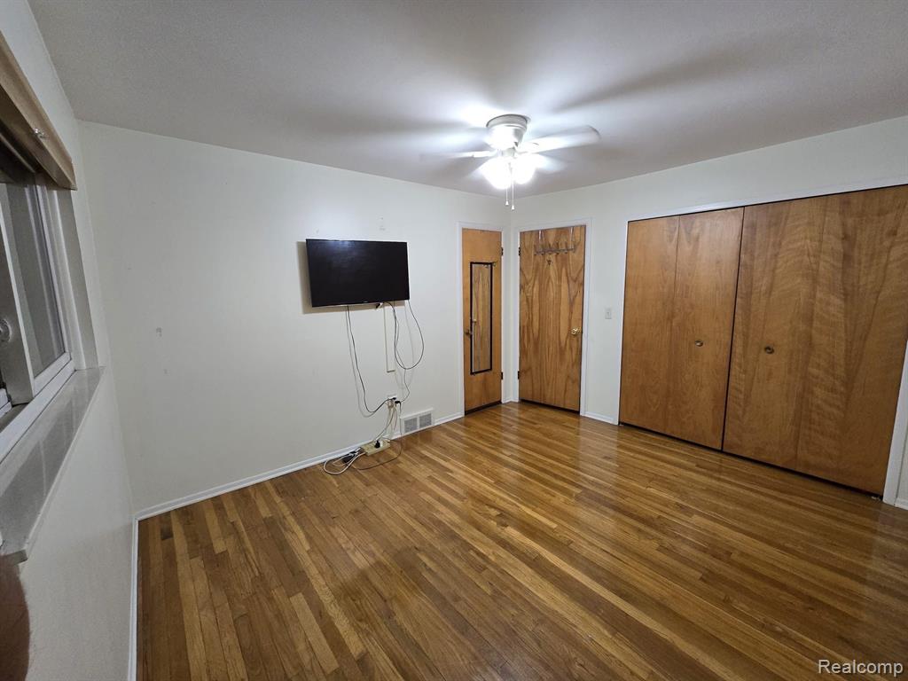 5054 CARNABY Drive, Troy, MI 48085 — Photo 11