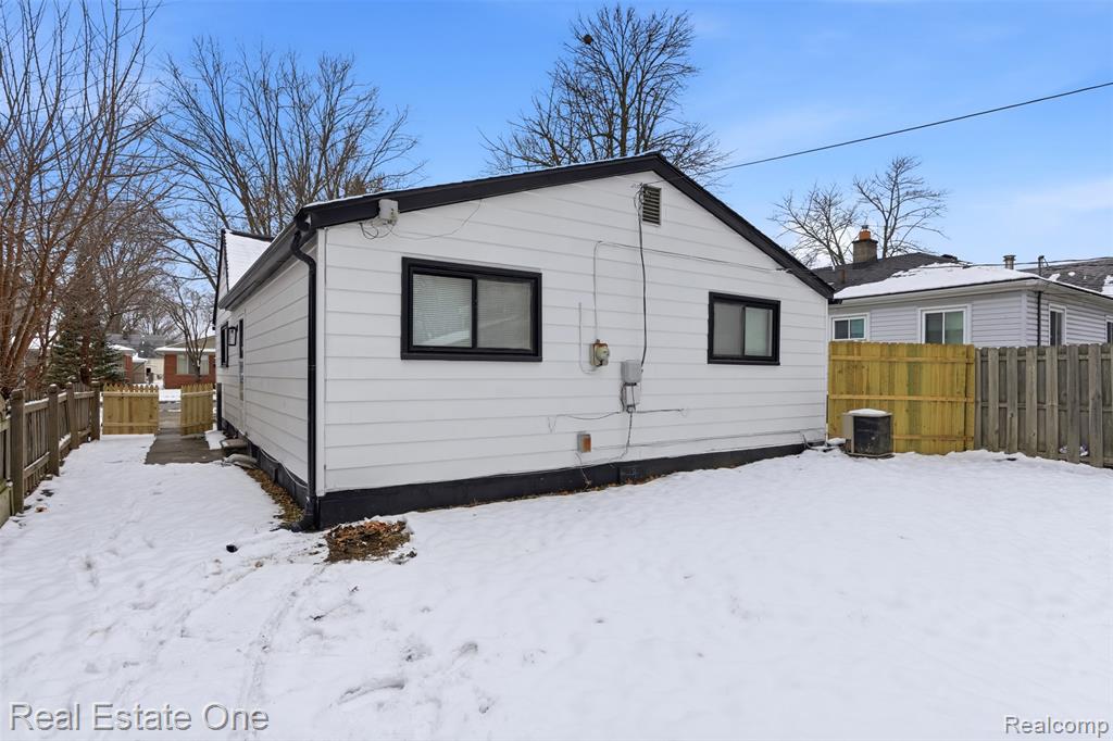 4005 Weddell Street, Dearborn Heights, MI 48125 — Photo 21