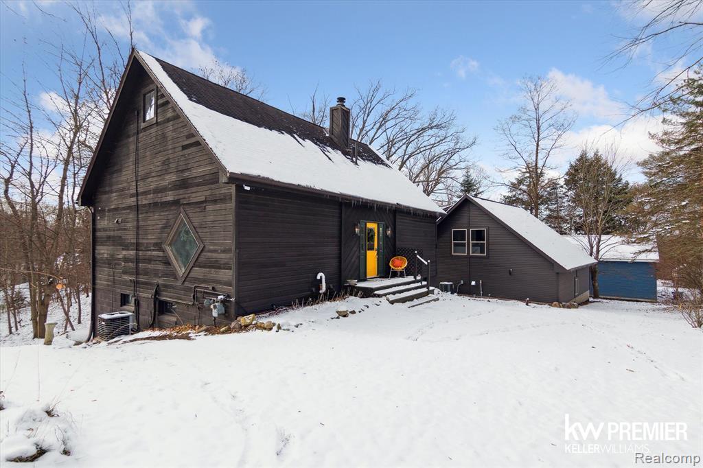 897 Annie Lang Drive, Milford, MI 48381 — Photo 2