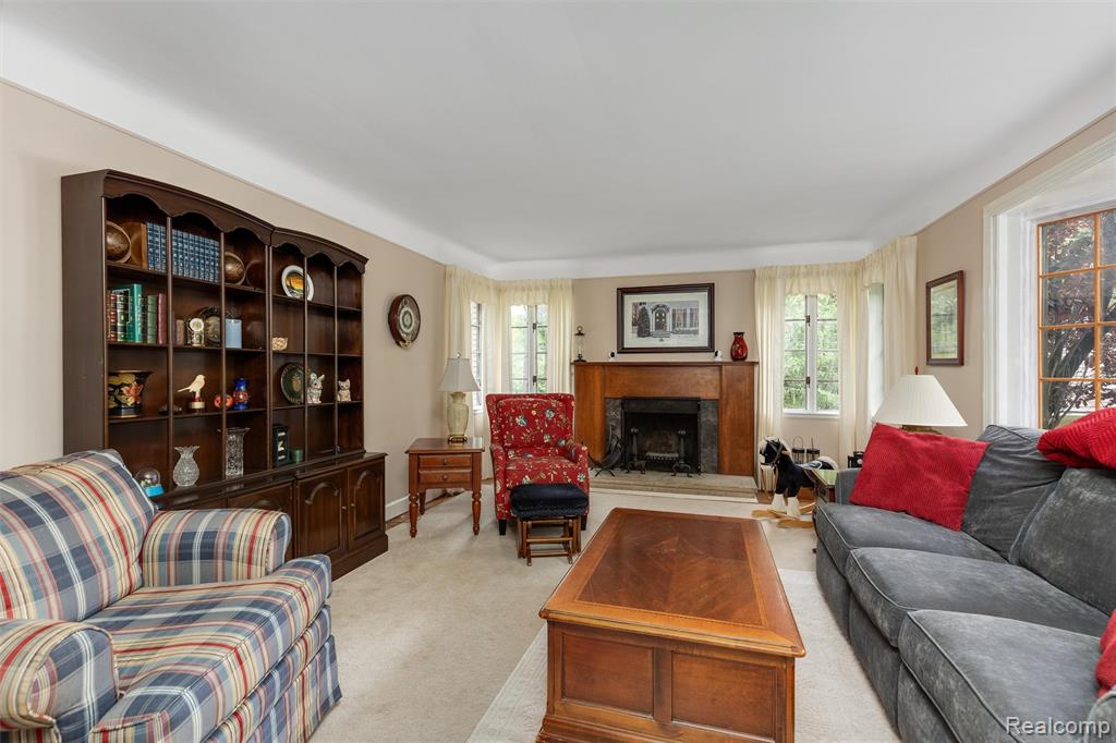 21071 Thorofare Road, Grosse Ile, MI, 48138