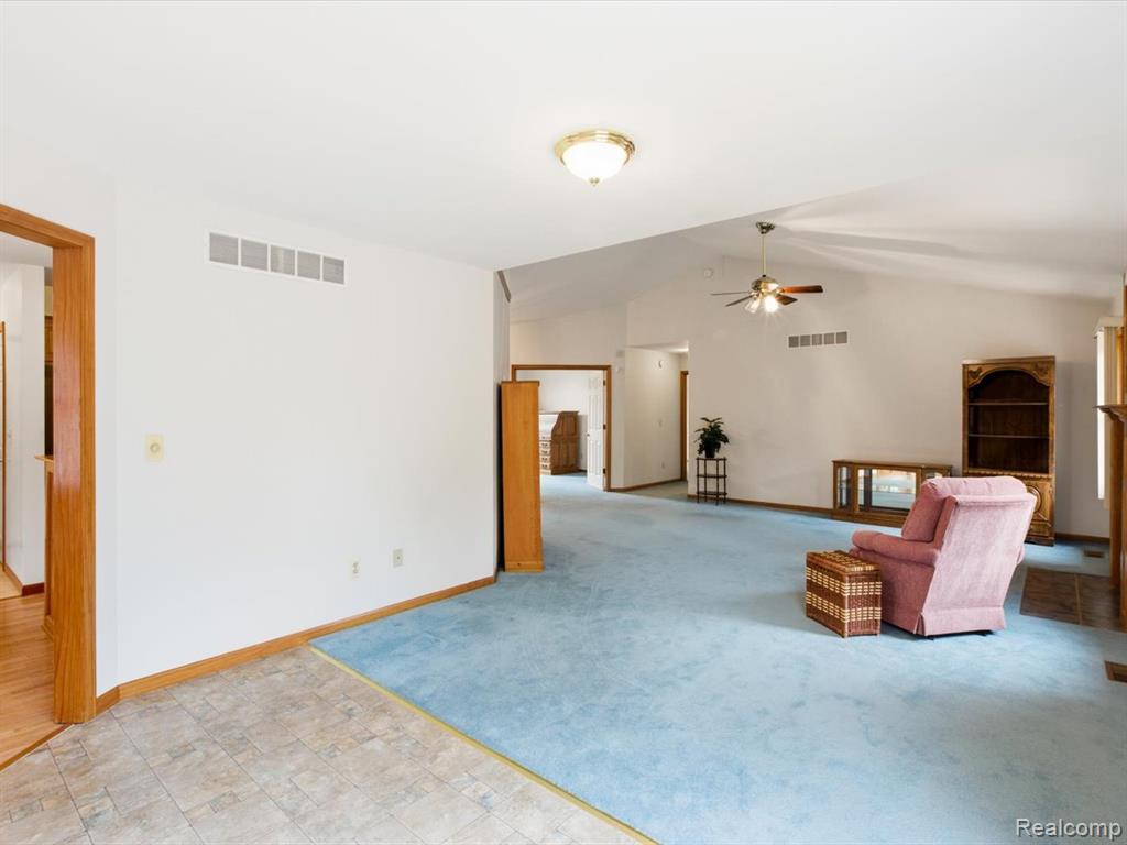 4305 Juniper Lane, Port Huron, MI 48060 — Photo 9