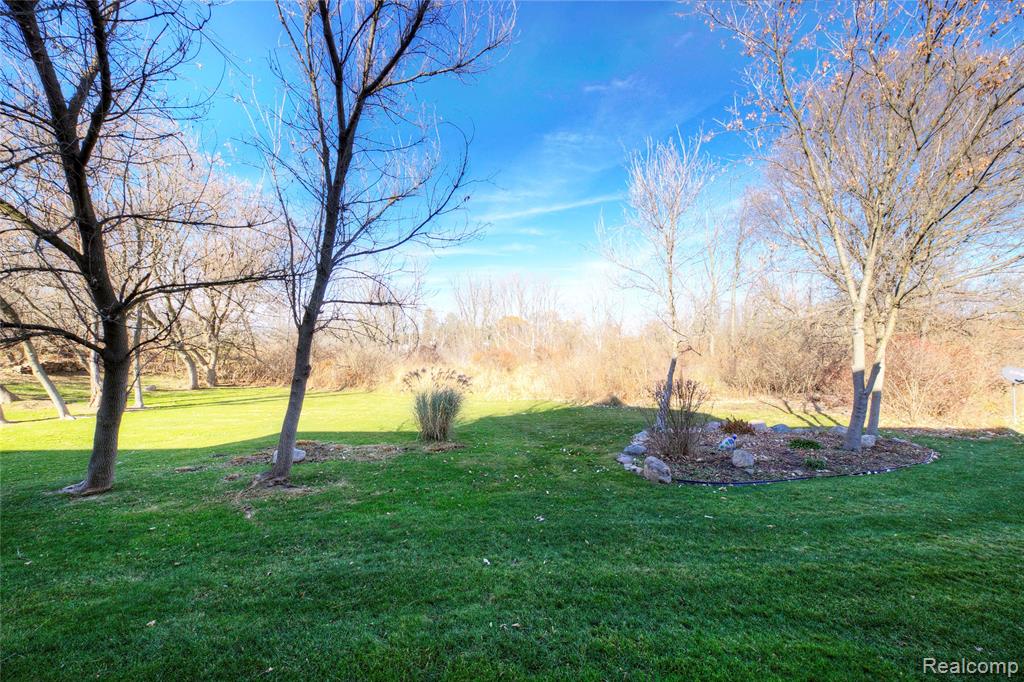 1040 Spirea, Howell, MI 48843 — Photo 36