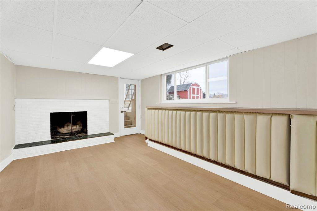 915 James K Boulevard, Pontiac, MI 48341 — Photo 36
