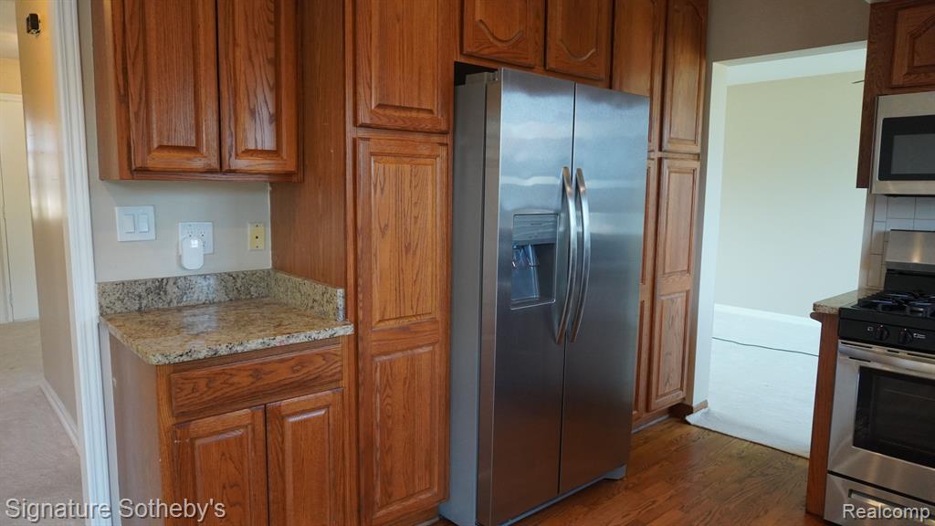 4415 FOX HILL Drive, Sterling Heights, MI 48310 — Photo 10