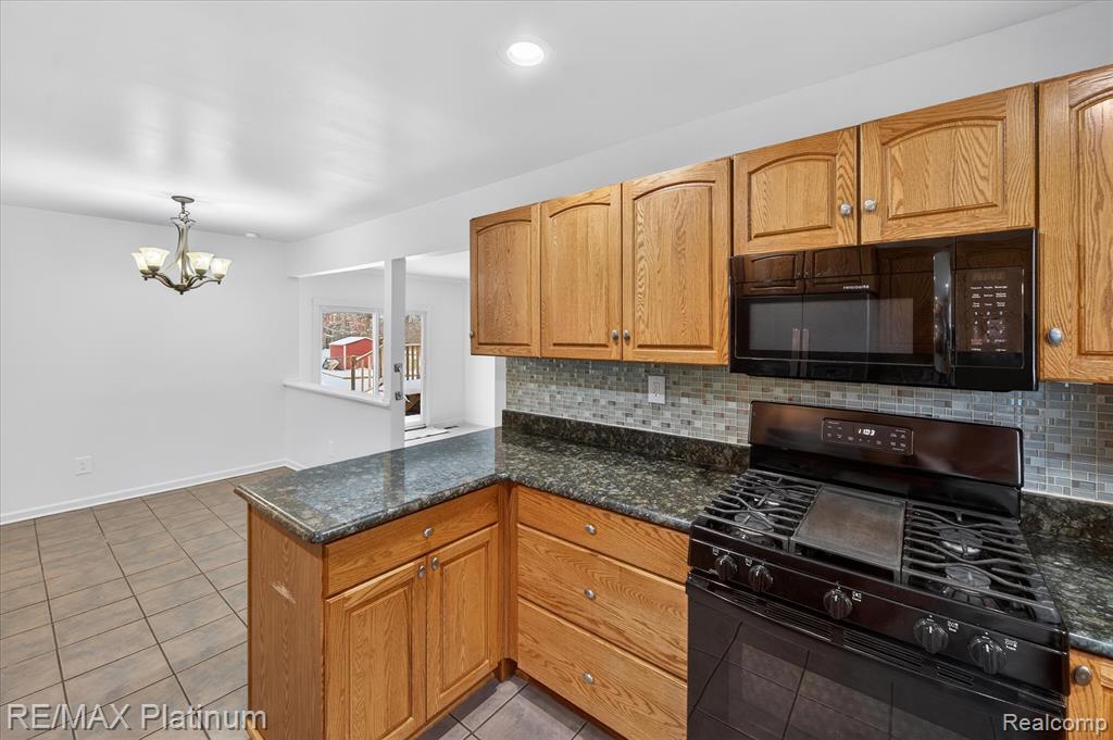 6550 Berrywood Drive, Brighton, MI 48116 — Photo 9