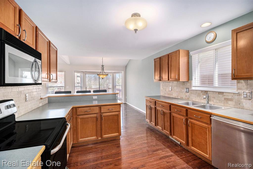 4205 Honeysuckle Drive, Sterling Heights, MI 48314 — Photo 3
