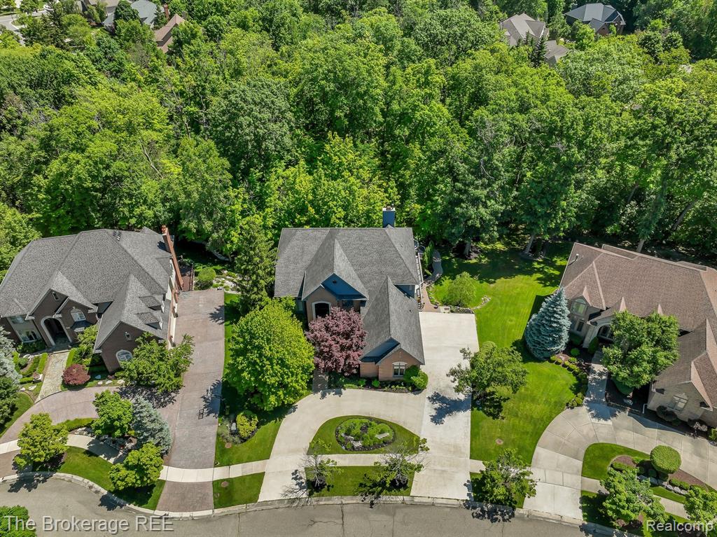 6995 HAWK WOODS Court, West Bloomfield, MI — Photo 66