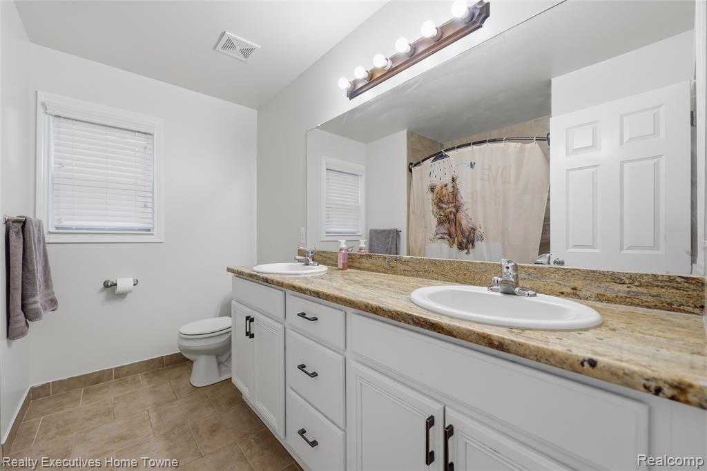 50486 Torrey Pines Drive, Macomb, MI 48042 — Photo 44