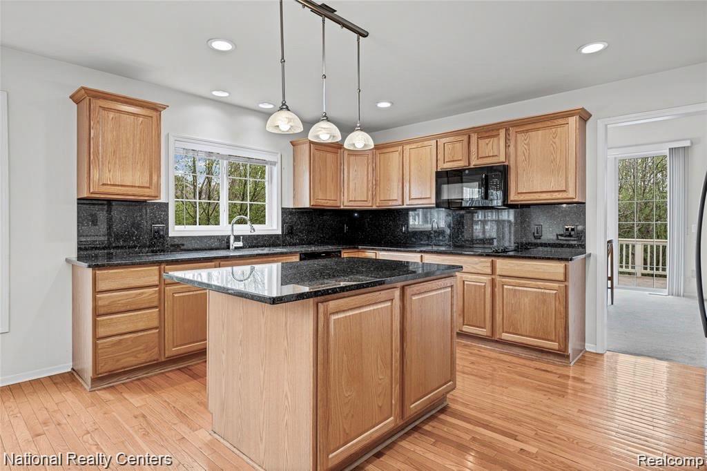 8521 Brewster, Canton, MI 48187 — Photo 12
