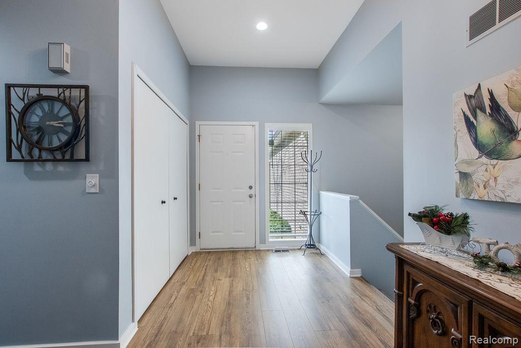 7403 SHERWOOD CREEK, West Bloomfield, MI — Photo 3