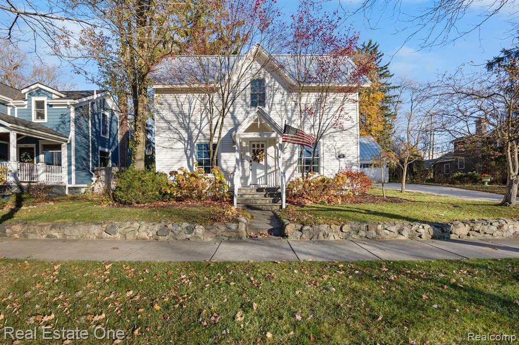 534 UNION Street, Milford, MI 48381 — front exterior