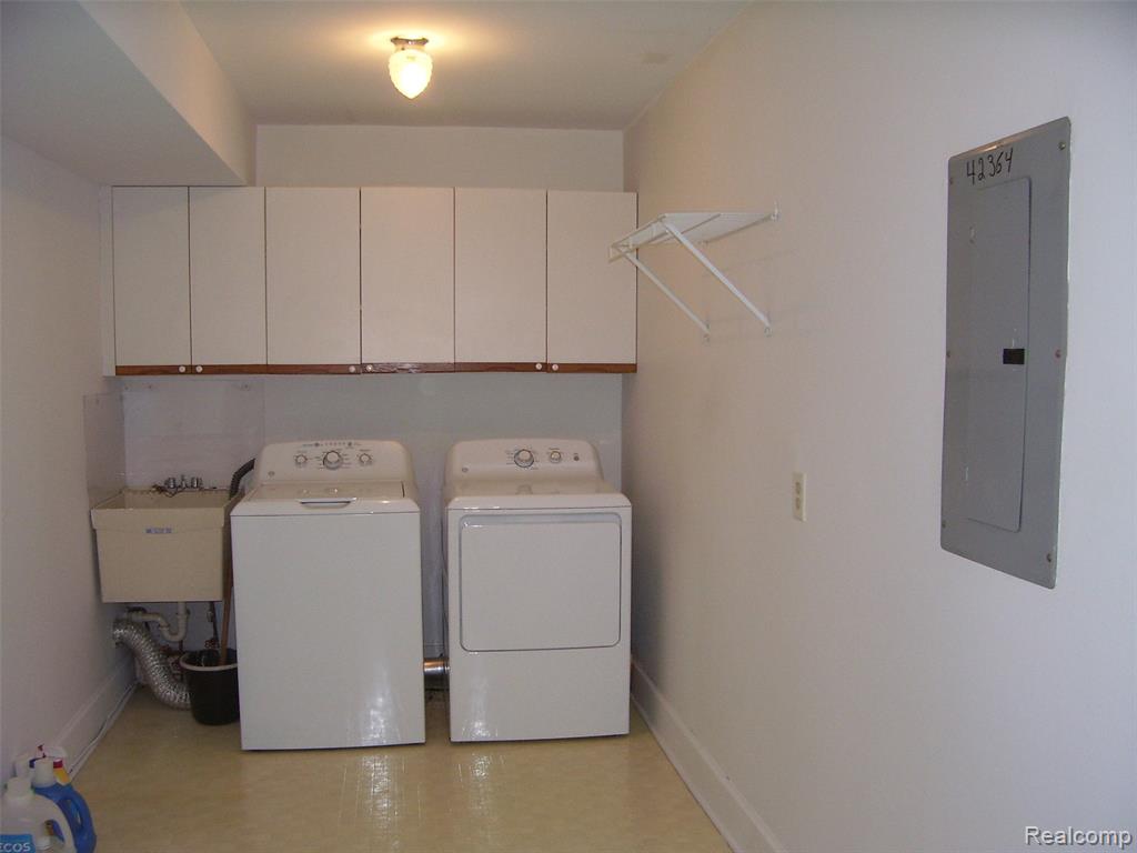 42364 Lochmoor Street, 6, Clinton Twp, MI 48038 — Photo 15