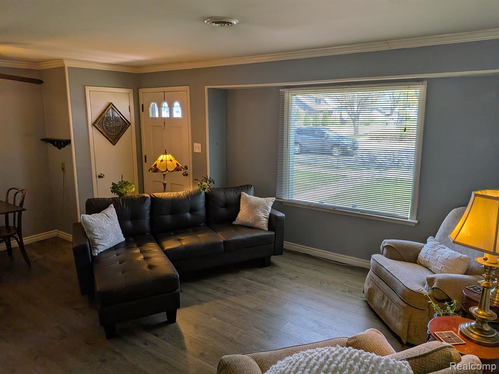88 CROCKER Boulevard, Mount Clemens, MI 48043 — Photo 5