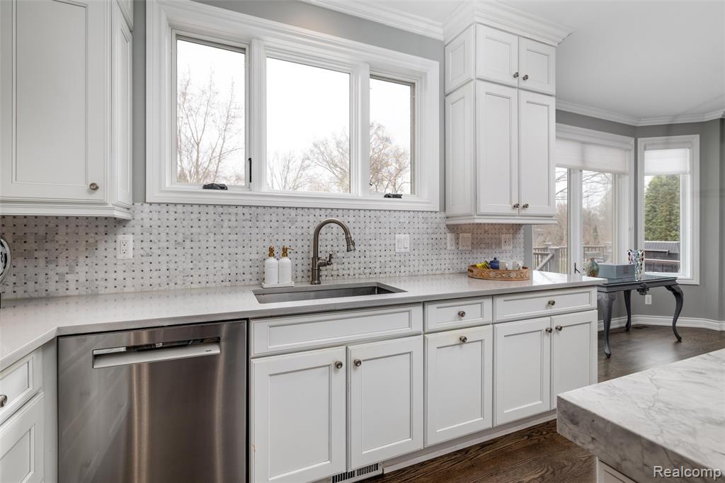 3010 E Bradford Drive, Bloomfield Hills, MI, 48301