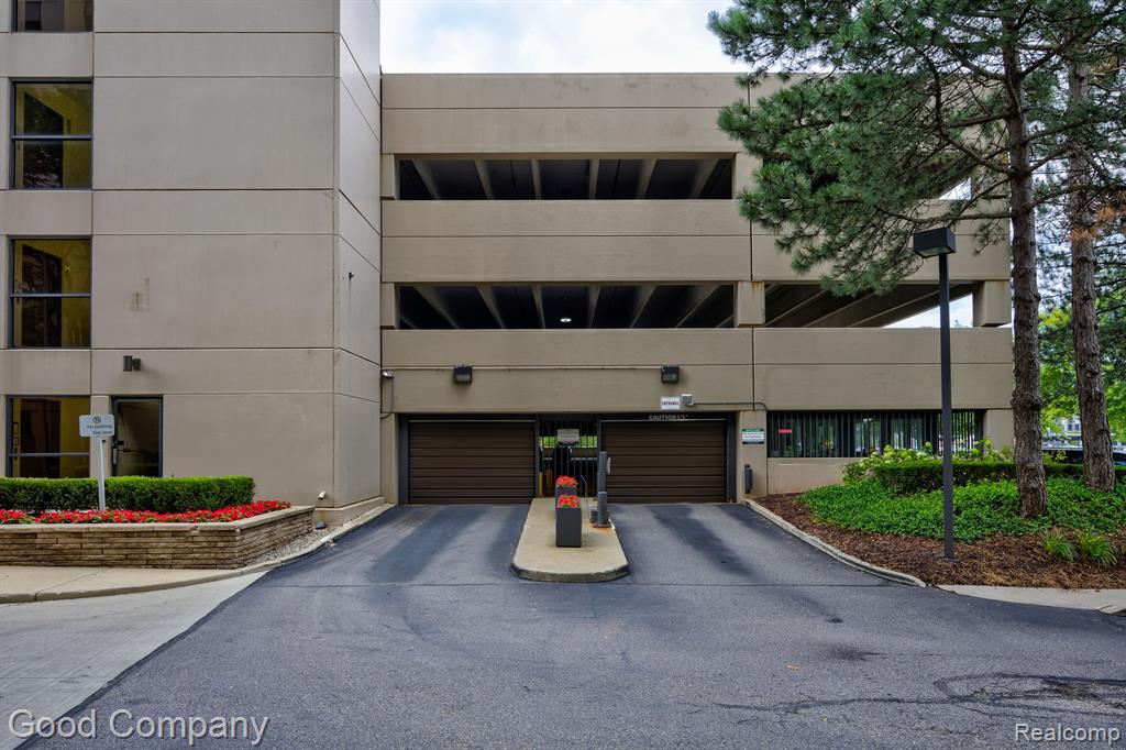 5000 TOWN Center, 1104, Southfield, MI 48075 — Photo 62