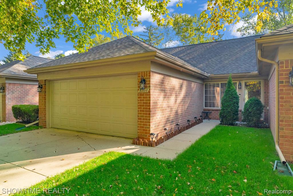 51118 Courtyard Drive, Chesterfield, MI 48047 — Photo 33