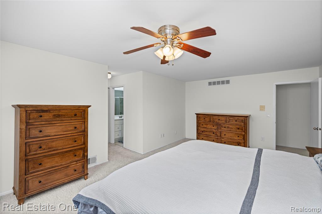 4320 Knightsbridge Lane, West Bloomfield, MI 48323 — Photo 34