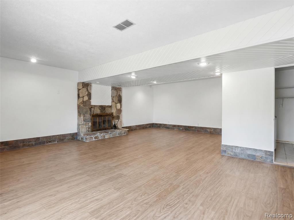 4554 Mystic Hills Circle, Milford, MI 48380 — Photo 33