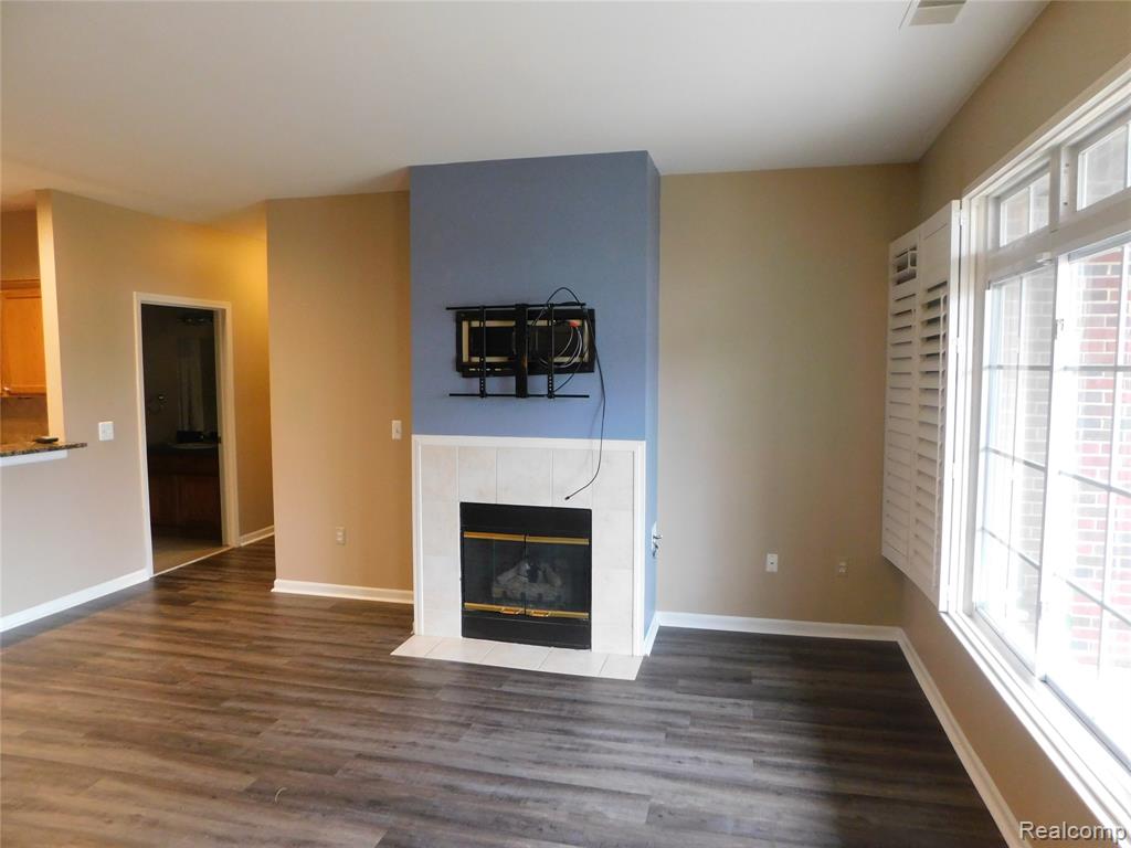 5589 Twin Oaks Drive, Sterling Heights, MI 48314 — Photo 6
