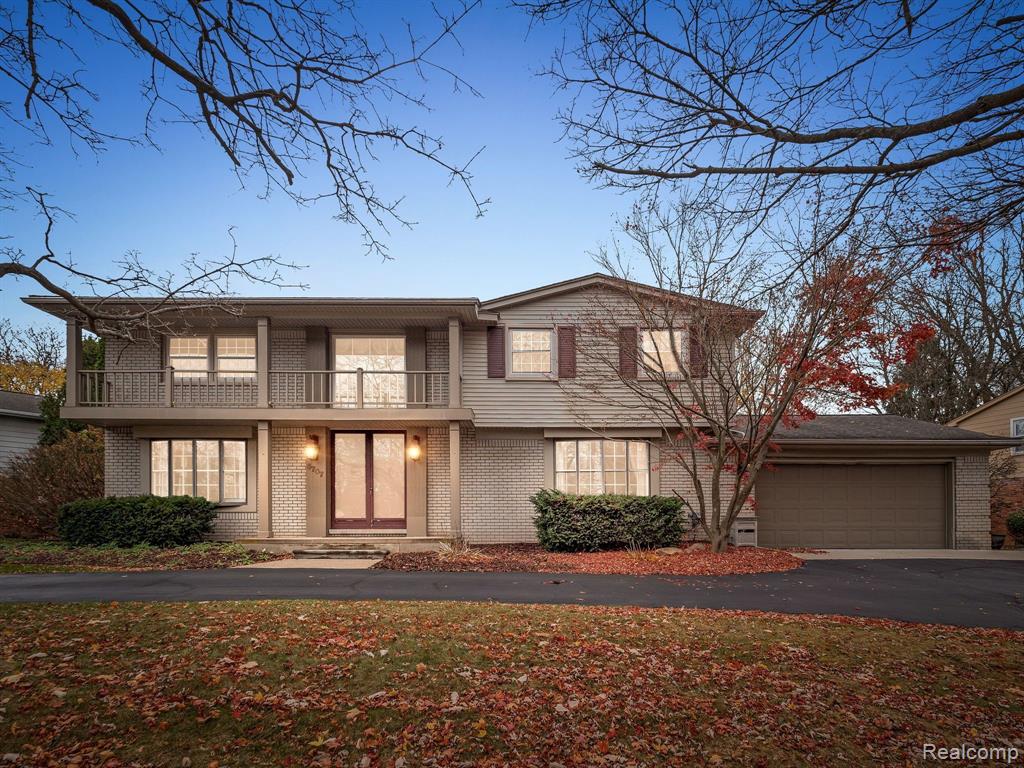 5707 WOODWIND Drive, Bloomfield Hills, MI 48301 — front exterior