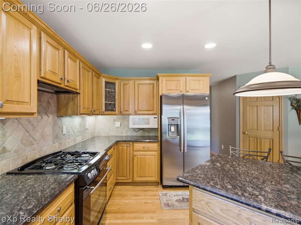 56432 Cromwell Court, Utica, MI 48316 — Photo 16