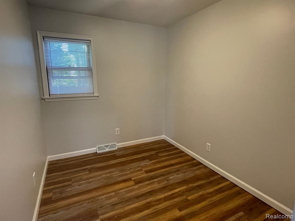29272 ADAMS Drive, Gibraltar, MI — Photo 25