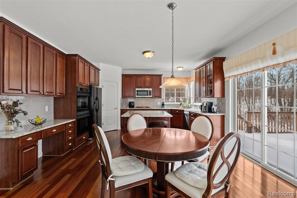 49681 S Glacier, Northville, MI 48168 — Photo 18