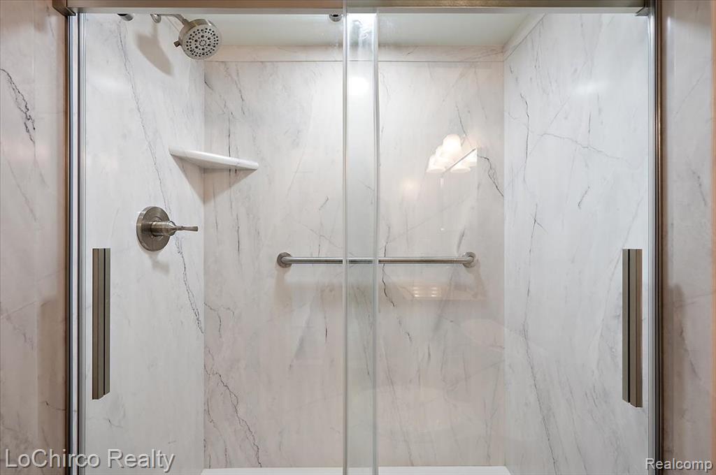 733 Hamilton Court, Rochester Hills, MI 48307 — Photo 27