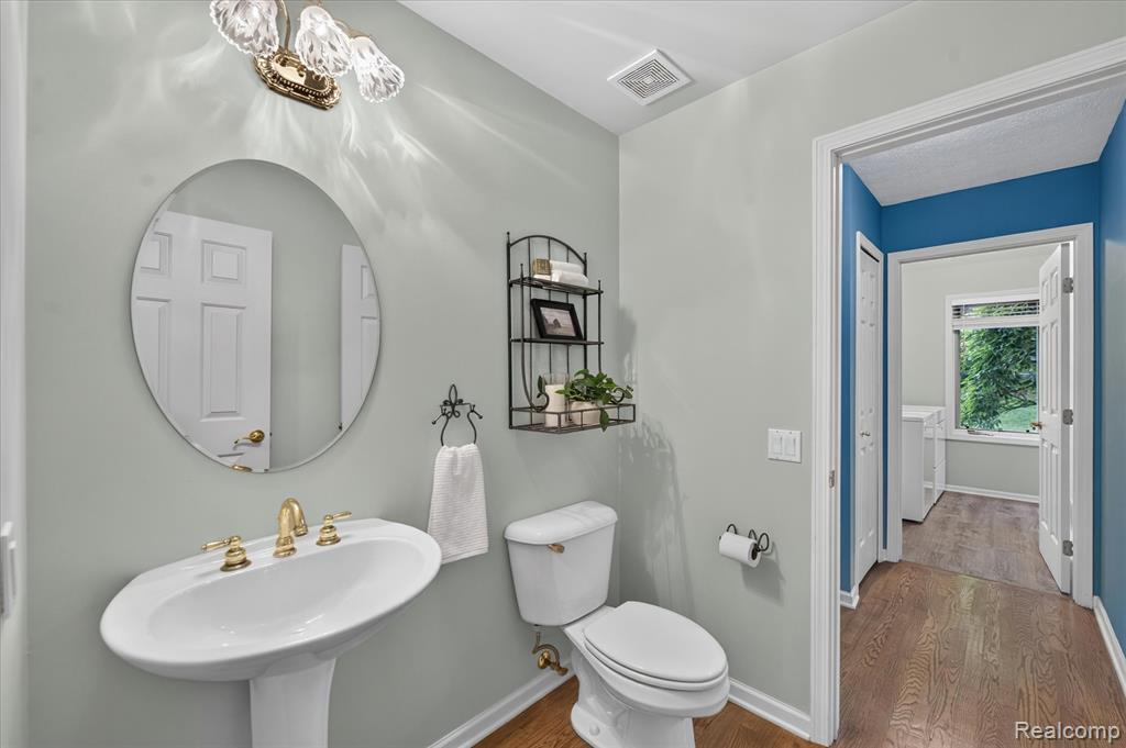 5079 Pinewood Drive, Brighton, MI 48116 — Photo 18