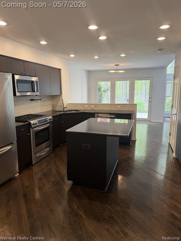5303 Royal Vale Lane, Dearborn, MI 48126 — Photo 5