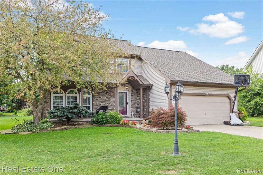 805 WOODLEIGH Way, Oxford, MI 48371 — Photo 3