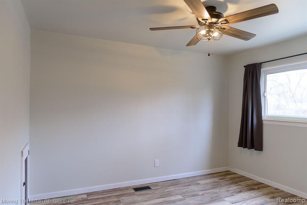 6061 N DOWLING Street, Westland, MI — Photo 14