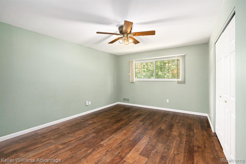 670 E Fox Hills Drive, Bloomfield, MI 48304 — Photo 12