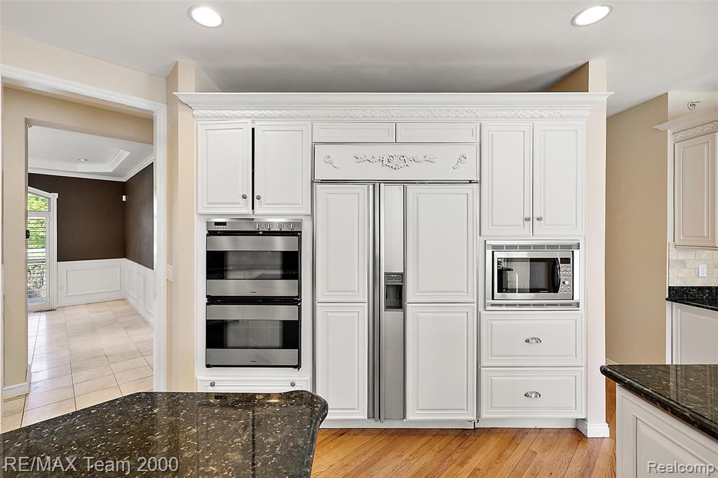 630 Sheldon Court, Rochester, MI 48306 — Photo 29