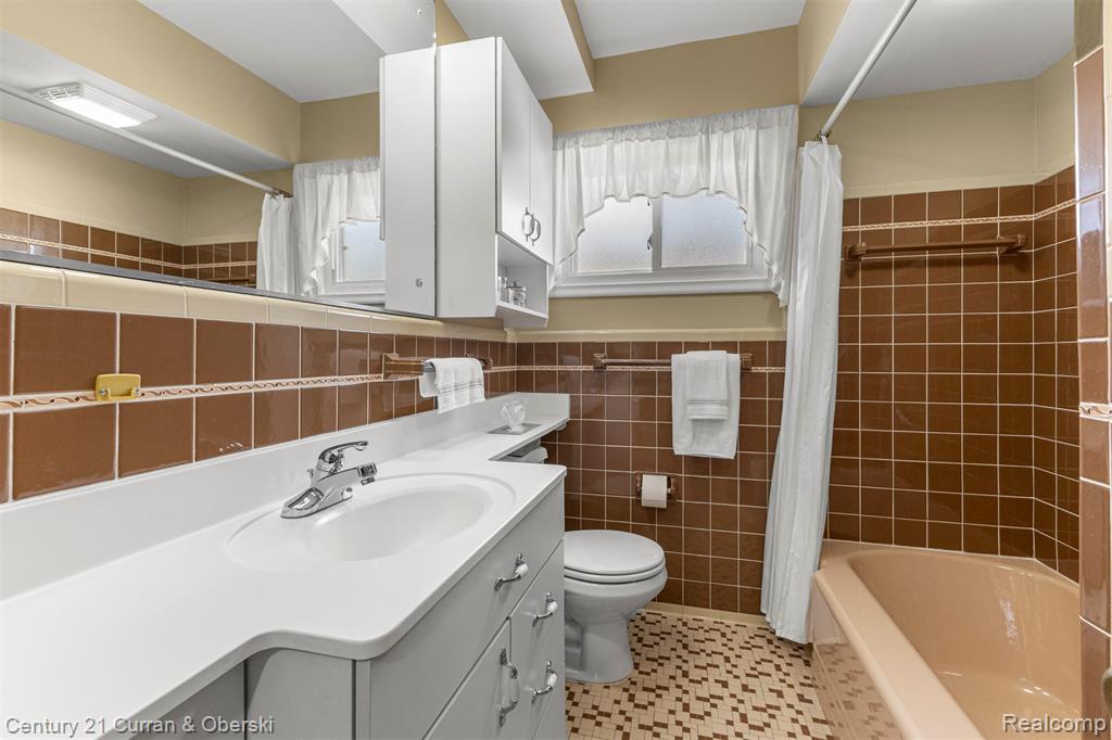 8262 Vine Avenue, Allen Park, MI 48101 — Photo 31