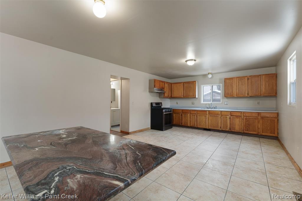 8523 Republic Avenue, Warren, MI 48089 — Photo 8
