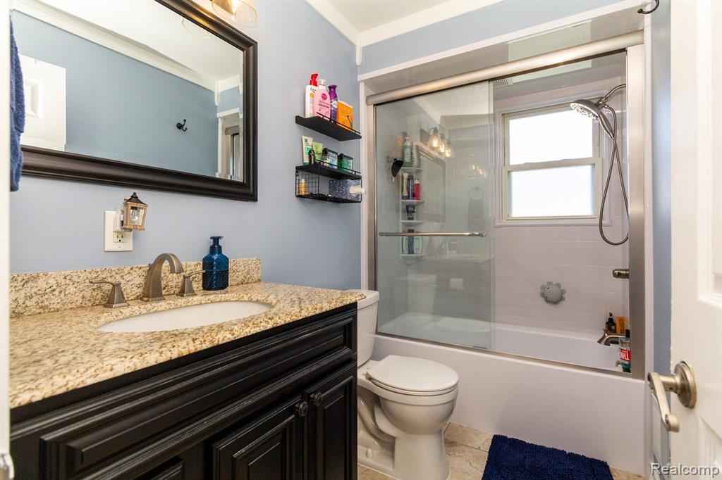 9732 LAURENCE Avenue, Allen Park, MI 48101 — Photo 17