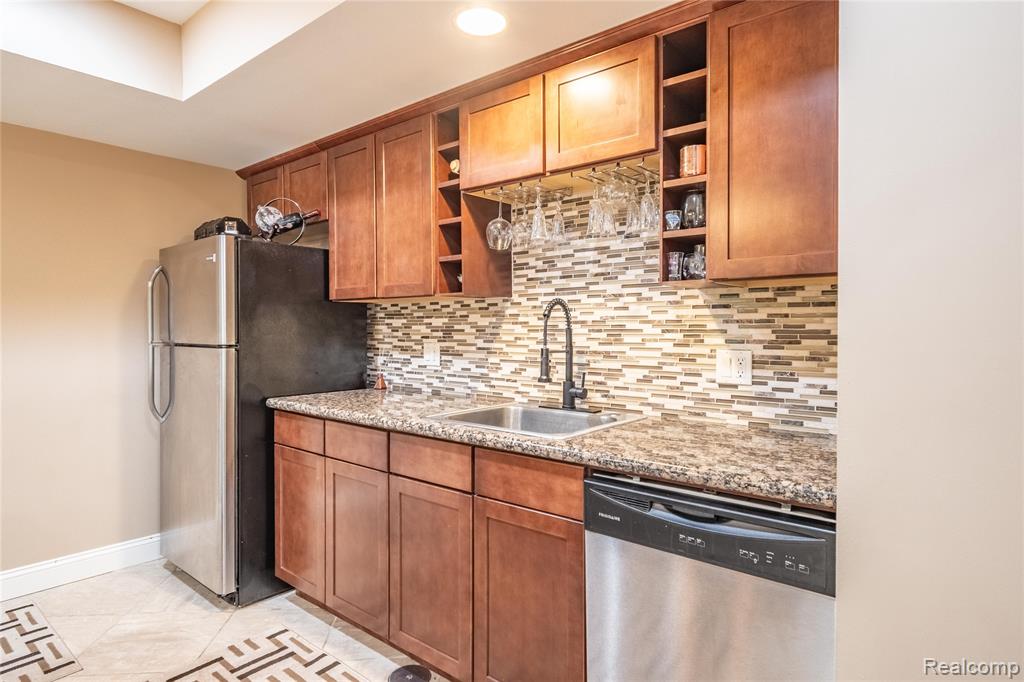 4575 Forest Edge Lane N, West Bloomfield, MI 48323 — Photo 61