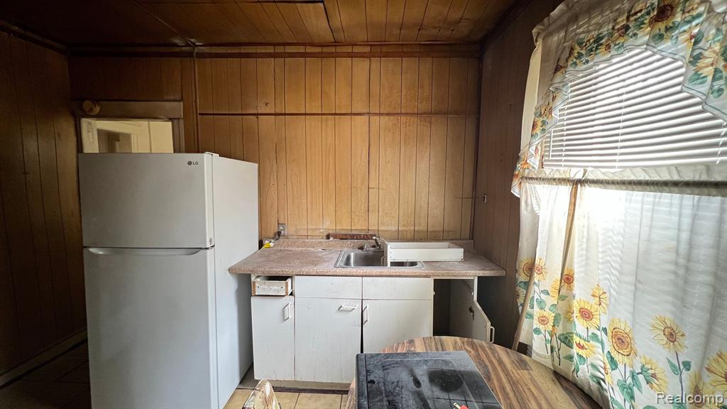 7821 SHERWOOD Street, Detroit, MI 48211 — Photo 14