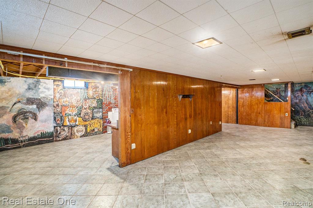 926 BYRON Drive, Milford, MI 48381 — Photo 13