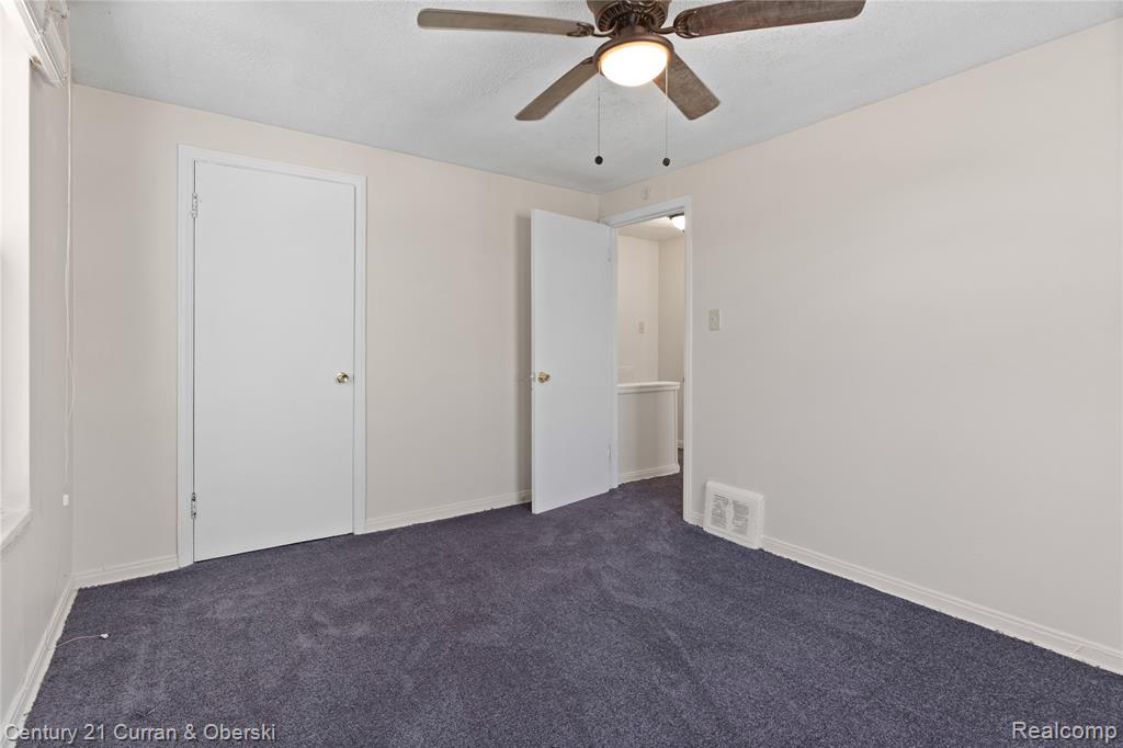 9145 Mettetal, Detroit, MI 48228 — Photo 11