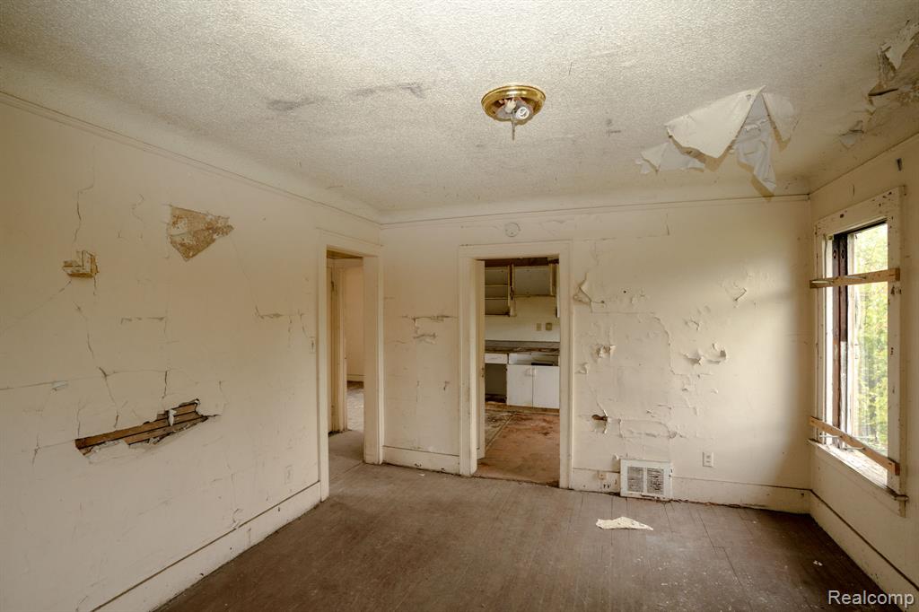 19135 Teppert Street - Photo 4