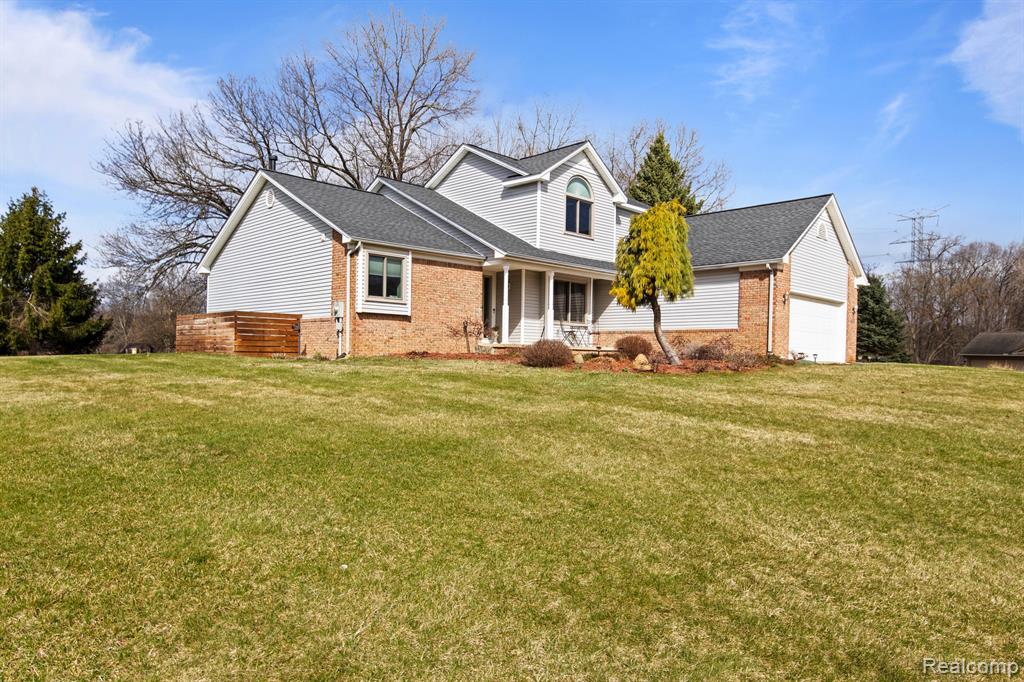 6330 STONEWOOD Drive, White Lake, MI 48383 — Photo 35