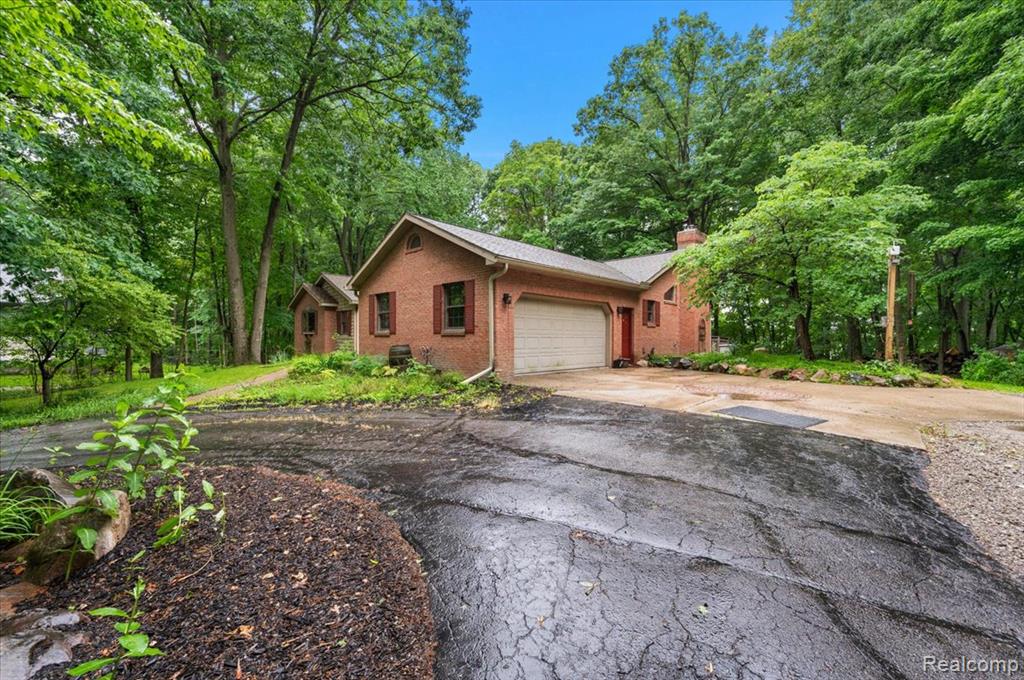 670 Rolling Acres Drive, Ortonville, MI 48462 — Photo 5