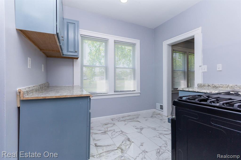 17172 Waltham Street, Detroit, MI 48205 — Photo 12